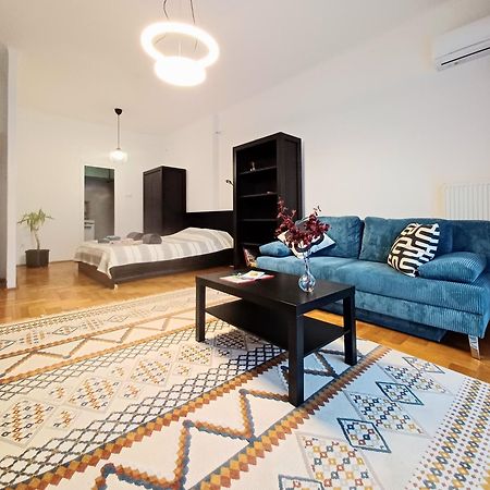 Hero'S Square Apartment Будапеща Екстериор снимка